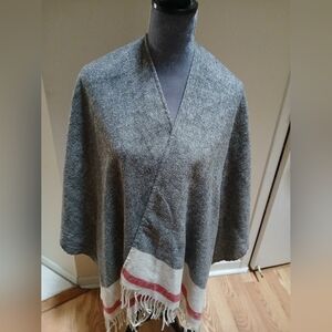 Roots Cabin Shawl/Cape